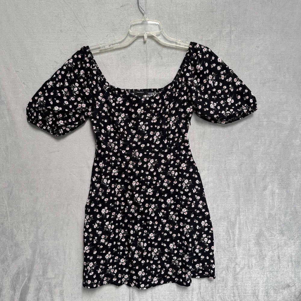 Forever 21 Dress Womens Small‎ Black Floral Smocked Puff Sleeve Mini Fit Flare